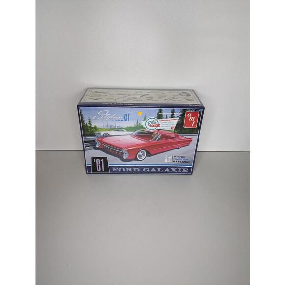 1961 Ford Galaxie Styline 61 Stock/Custom/Stylized AMT 1/25 Scale Model Kit Car - Picture 1 of 4